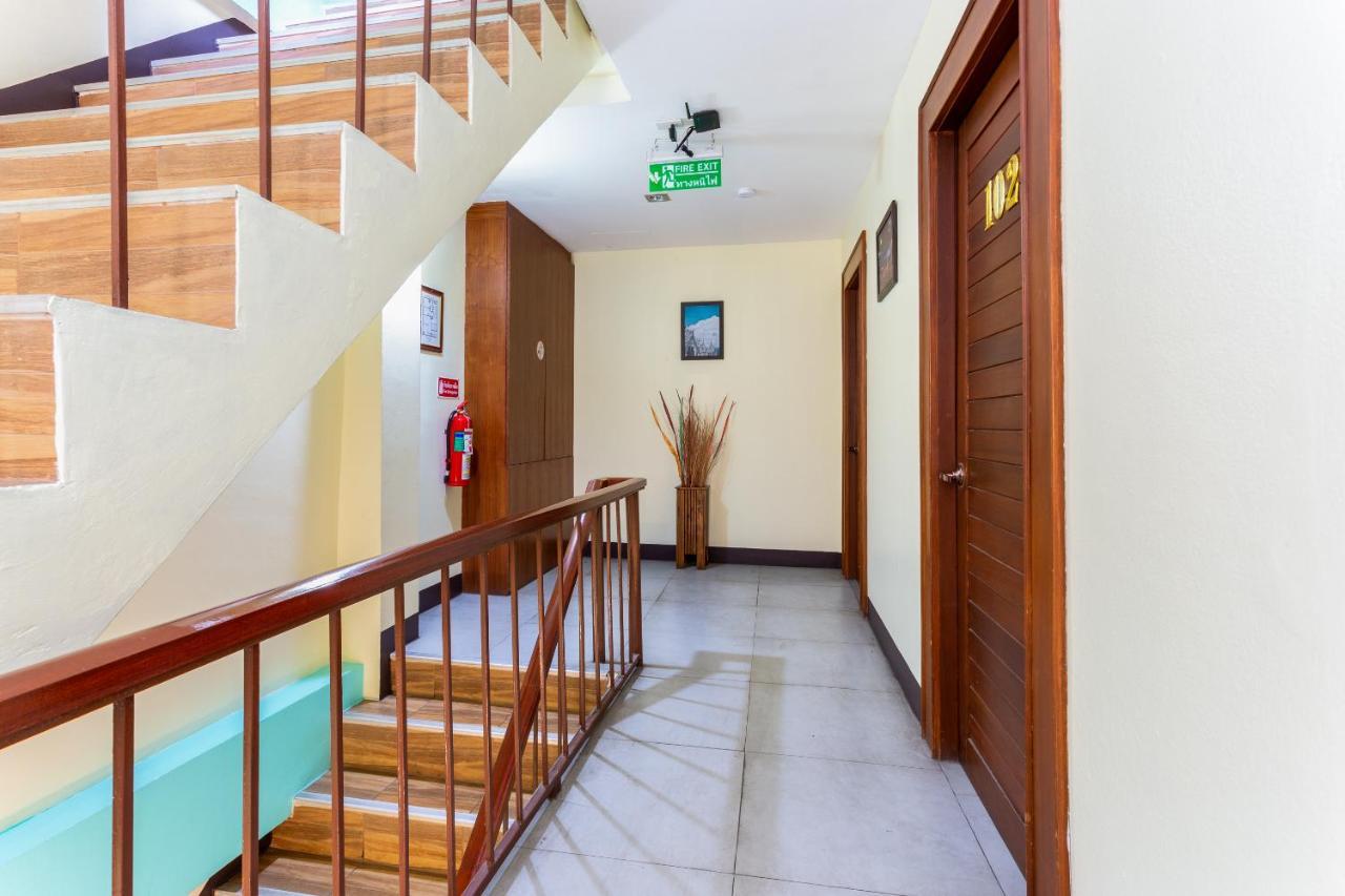 Oyo 1093 De Nawarat Chiang Mai Boutique Apartment Esterno foto
