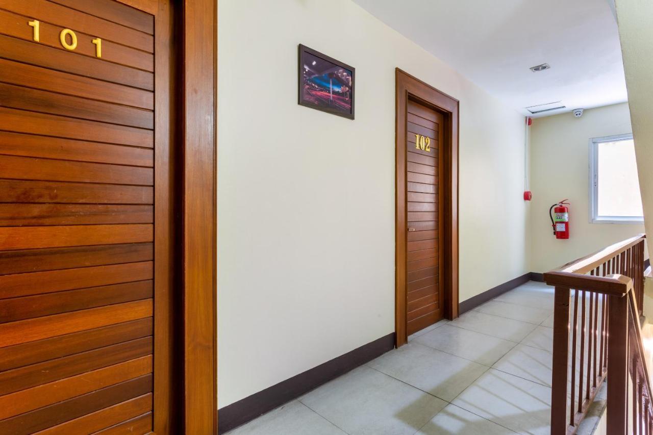 Oyo 1093 De Nawarat Chiang Mai Boutique Apartment Esterno foto