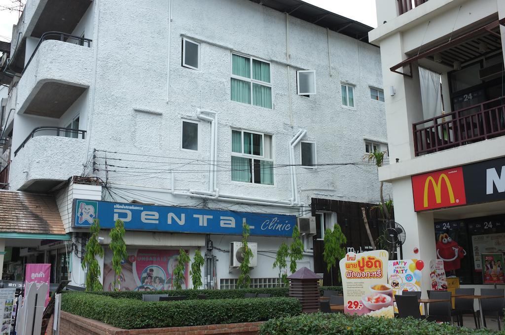 Oyo 1093 De Nawarat Chiang Mai Boutique Apartment Esterno foto