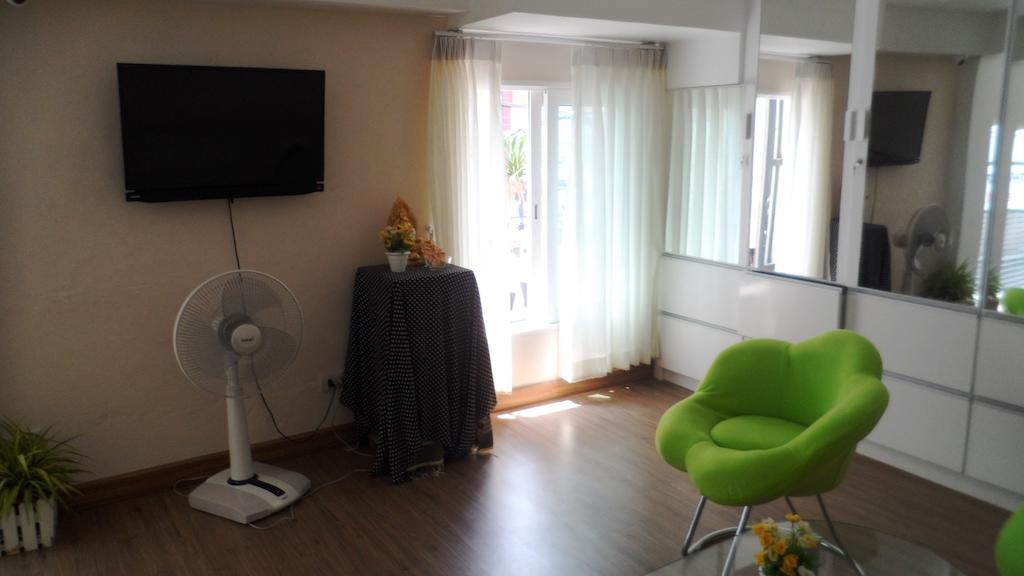 Oyo 1093 De Nawarat Chiang Mai Boutique Apartment Esterno foto